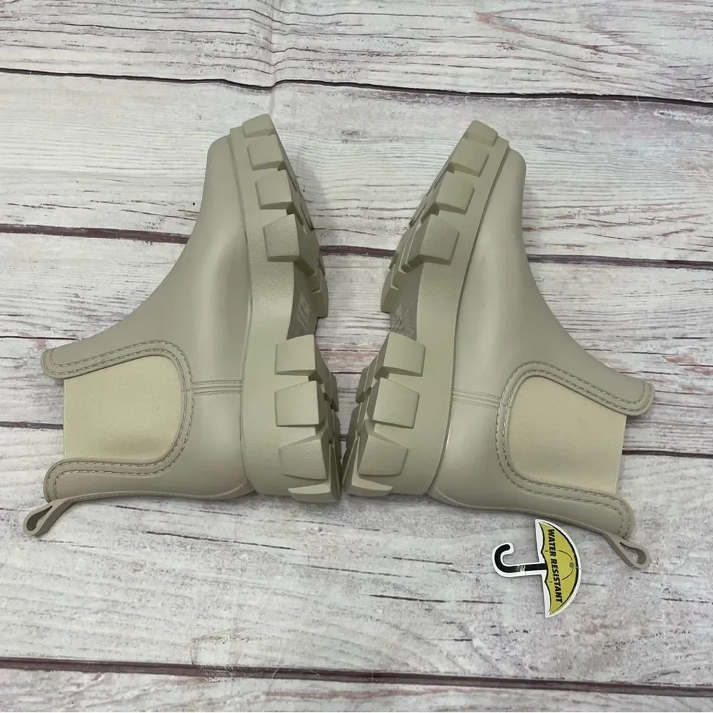Jeffrey Campbell Chelsea Rain Boots Lug Sole Ivory NEW Size 10